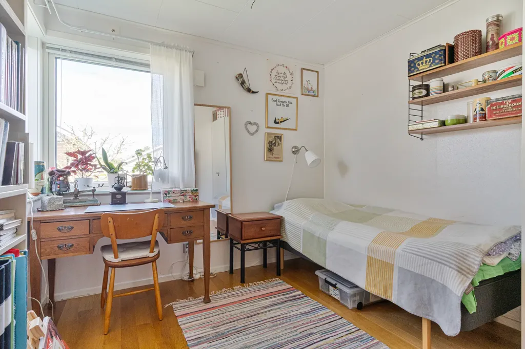 Bureau - Renovated House with Garden in Vargön