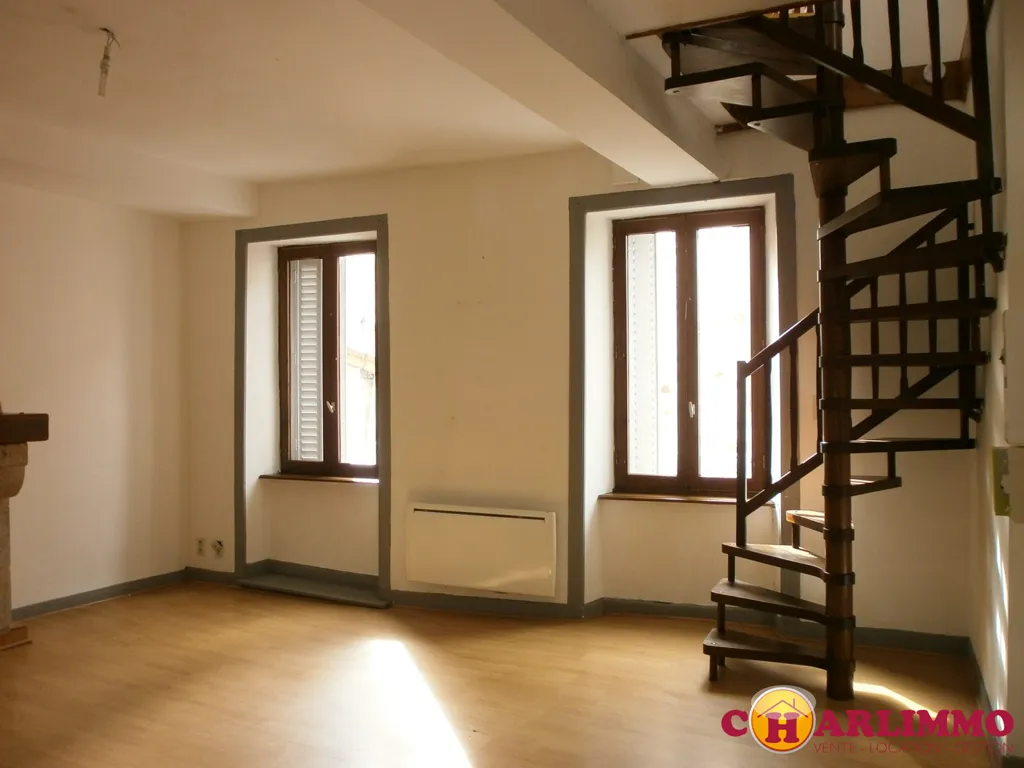 Elutuba - Duplex Flat in Rochechouart Centre