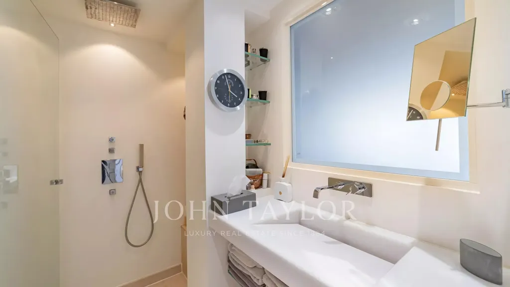 Bagni - Renovated Apartment with Sea View in Cannes