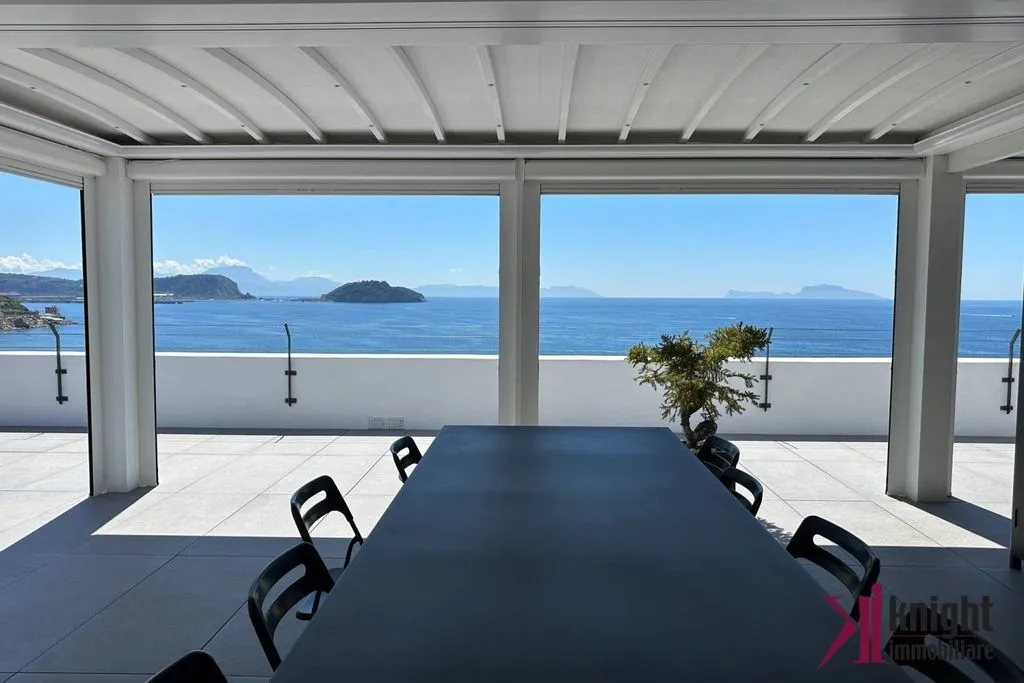 Terrasse - Luxury Apartment with Panoramic View in Pozzuoli