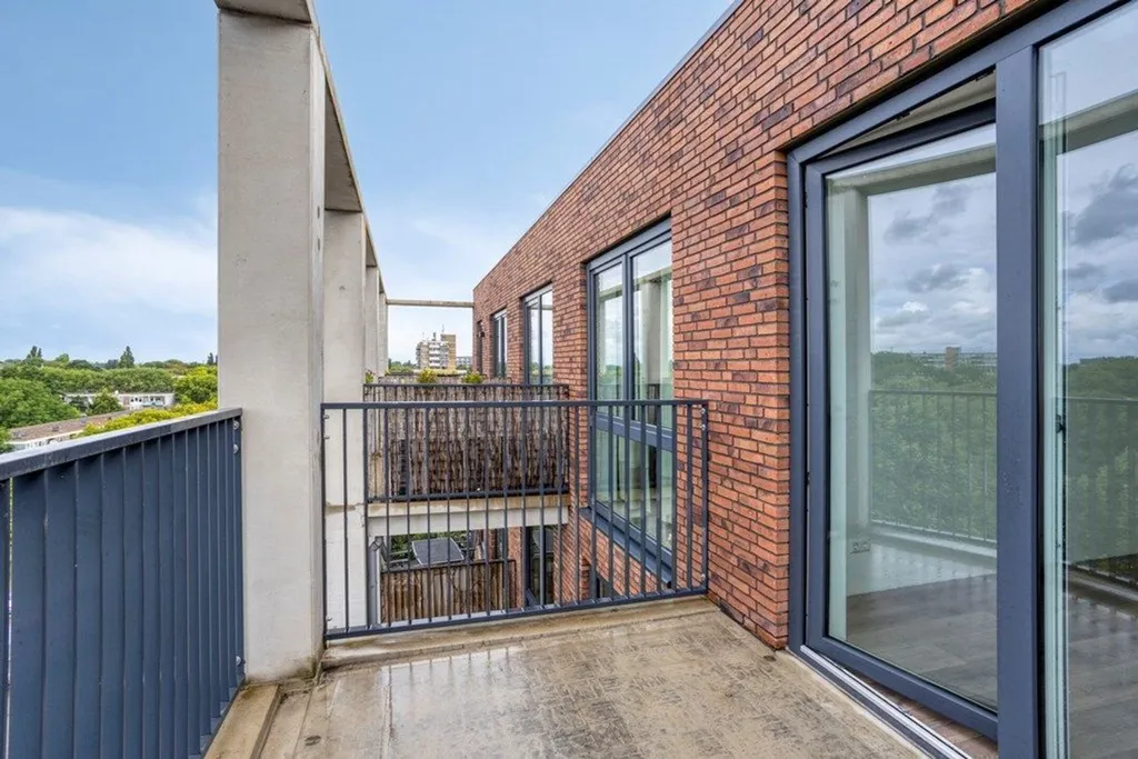 Rõdu - 1-Bedroom Apartment with Balcony in Rotterdam