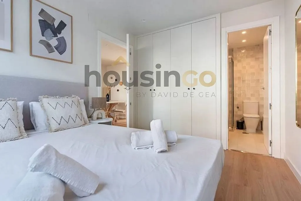 Bedrooms - Furnished Flat with Light in Salamanca, Madrid