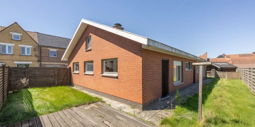 Extérieur - Bungalow à rénover avec jardin à Wakken