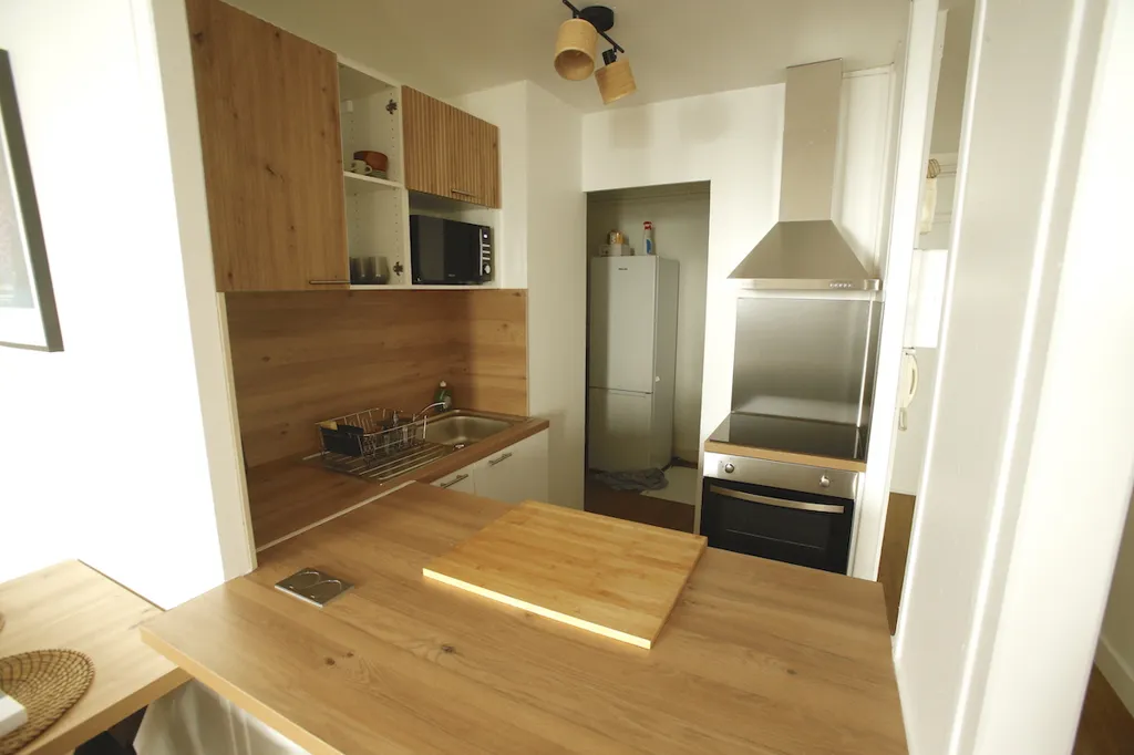 Köök - Furnished Flat with Balcony in Old Nanterre