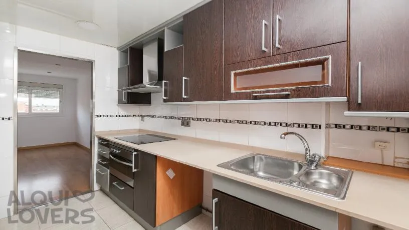 Cuisine - Apartment with Garden in Sabadell, Barcelona