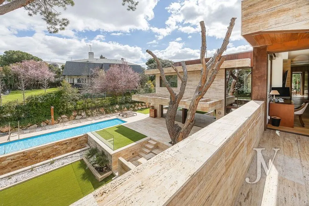 Bassein - Luxury Villa with Pool in Montealina, Madrid
