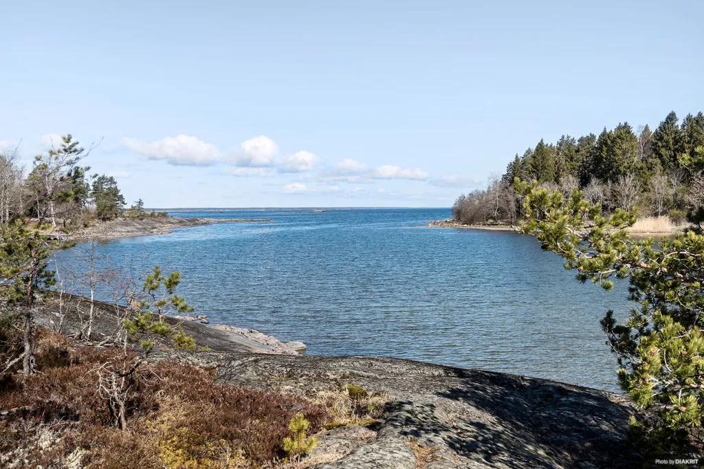 Jardin - Large Plot with Sea Access in Utanå
