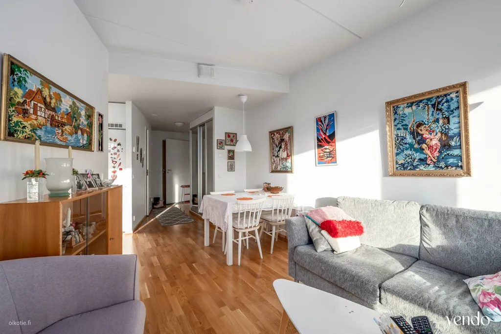Elutuba - Apartment with Glazed Balcony in Matinkylä