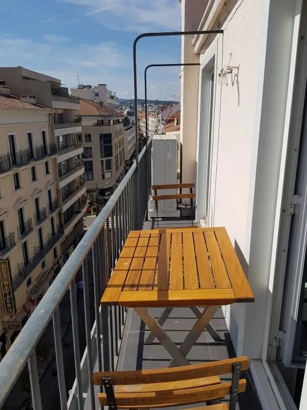 Balcon - Appartement rénové avec balcon à Cannes