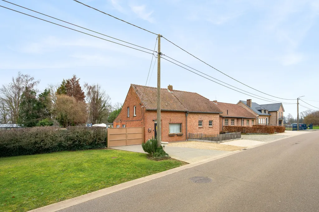 Välivaade - Half-Open Building with Large Garden in Lummen