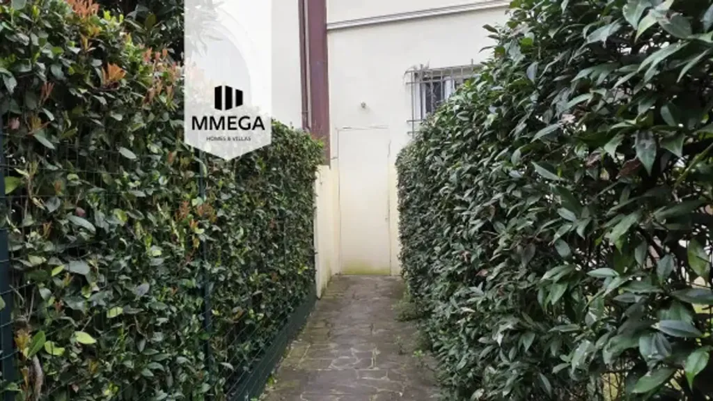 Aed - Historic Studio Apartment in Oltrarno, Florence