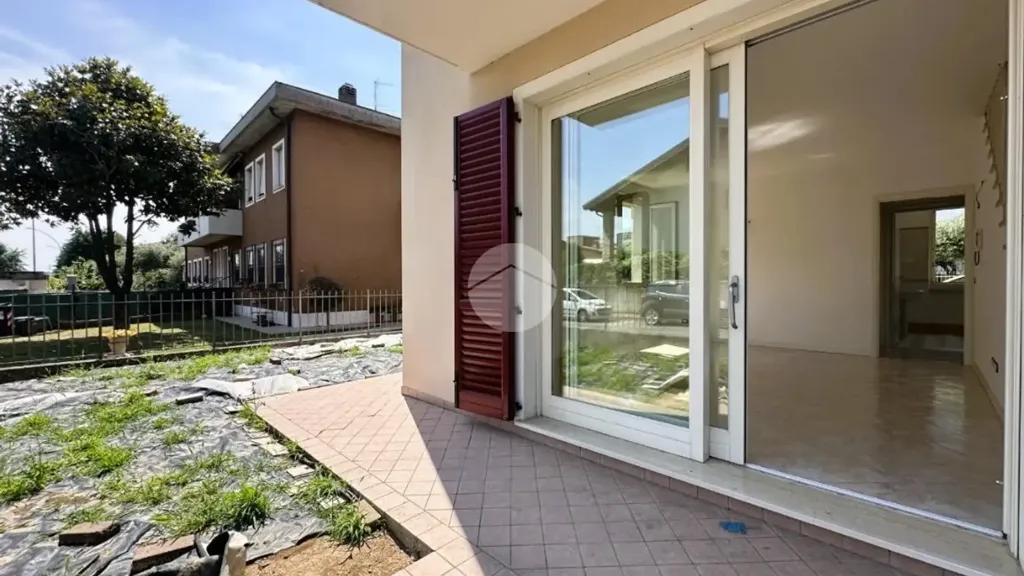 Terrace - Semi-Detached Villa with Garden in Rovato