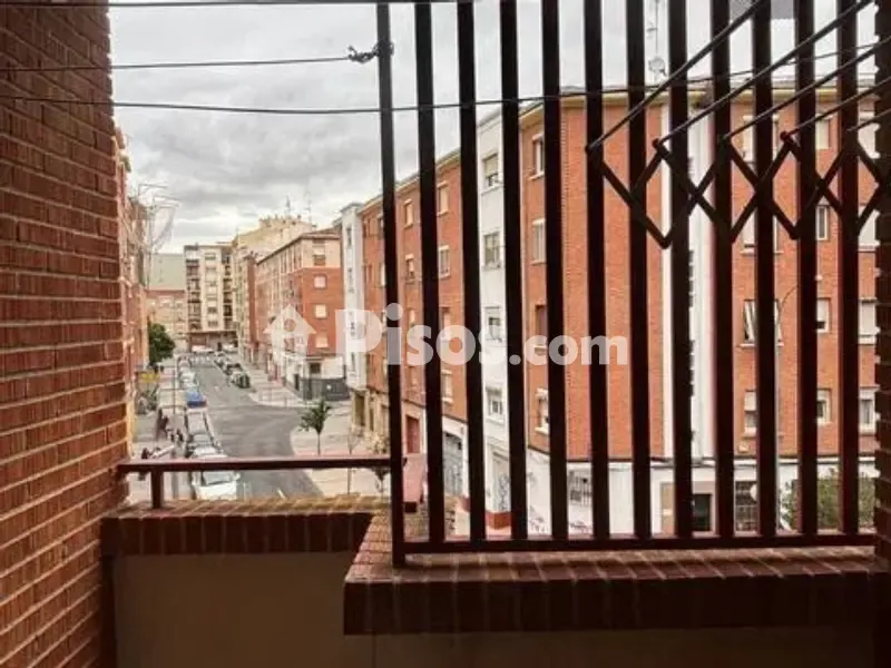 Balcon - Bright Apartment with Balcony in Logroño