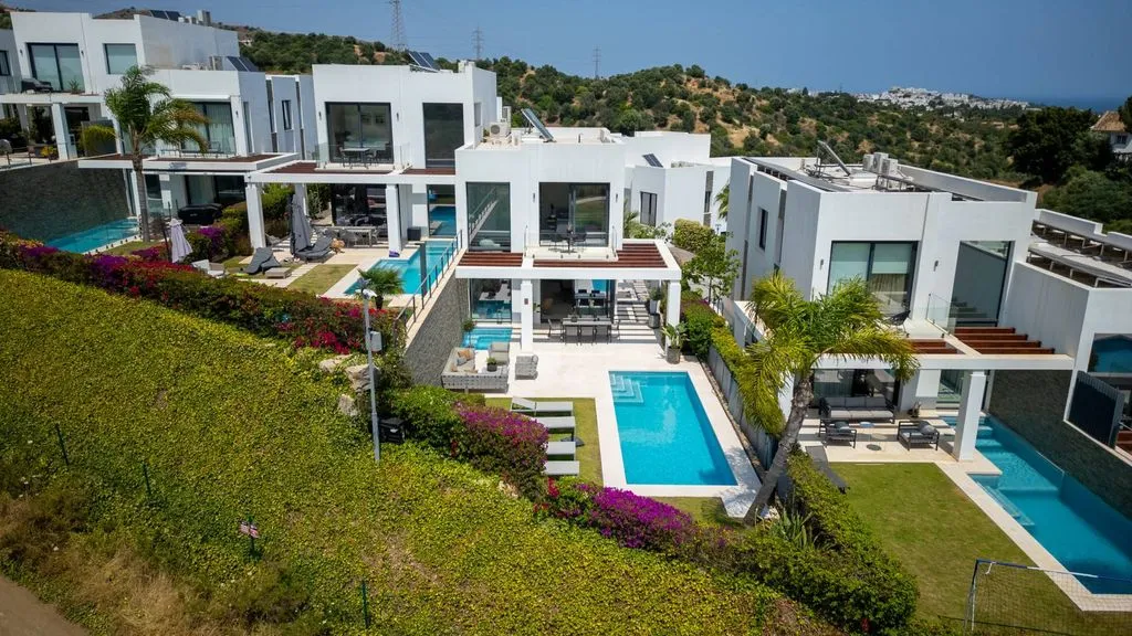 Bassein - Luxury Villa with Sea View in Marbella Del Este