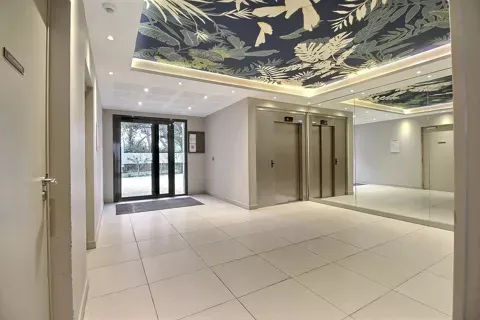 hallway_entrance