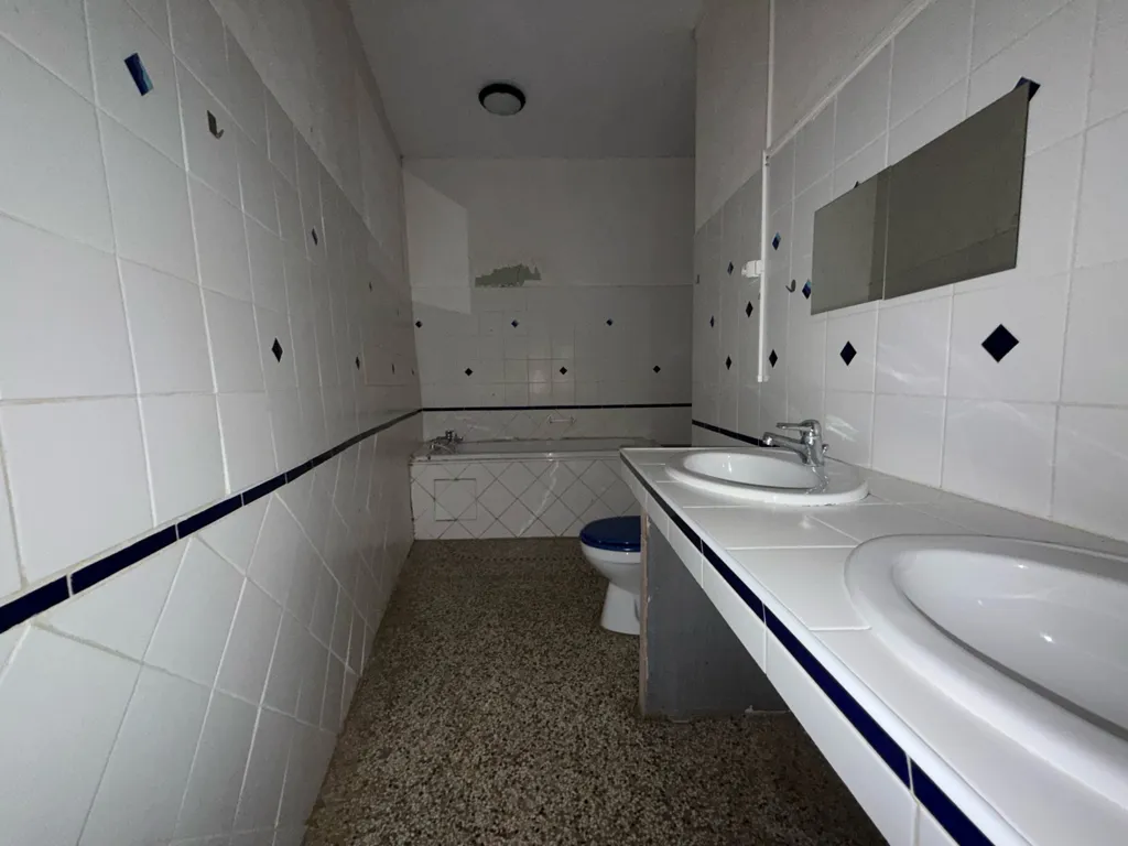 Bathrooms - Spacious Loft with Garage in Lodève