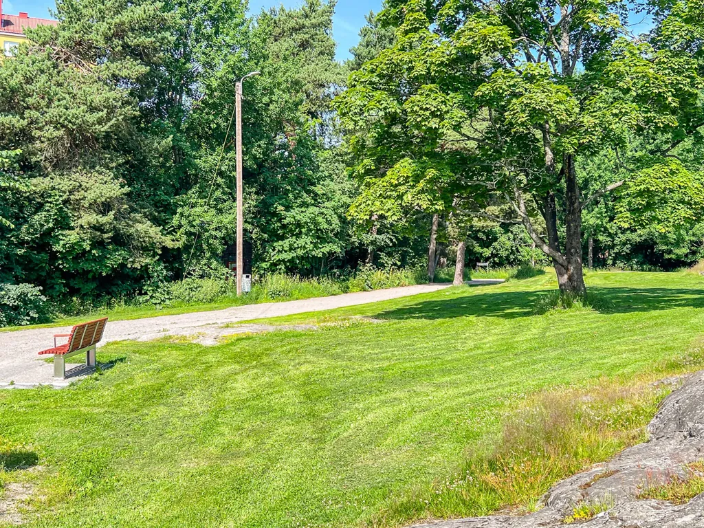 Garden - Charming Apartment with Park Views in Taka-Töölö