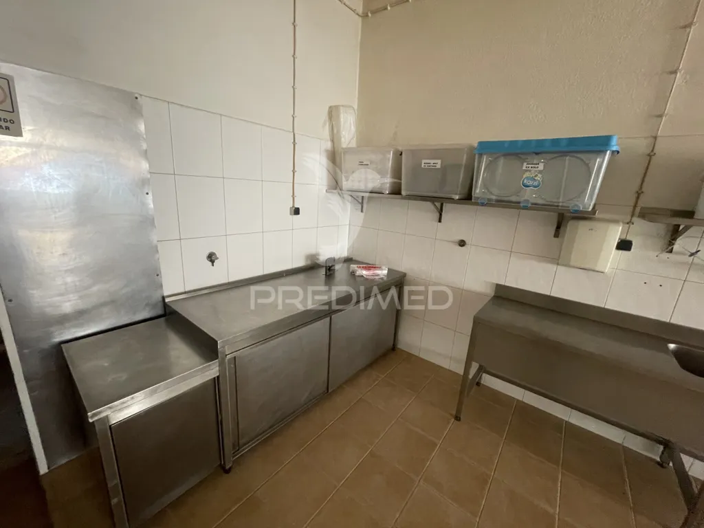 Cuisine - Industrial Unit with Bakery in Urzelina