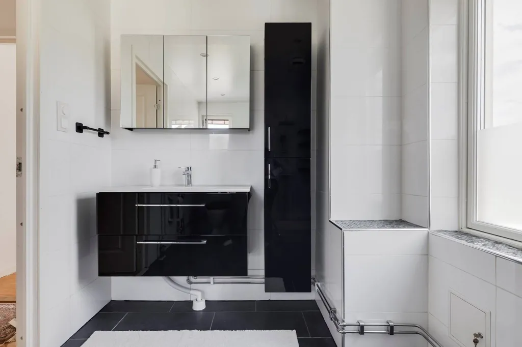 Vannitoad - Spacious Villa with Garden in Örebro