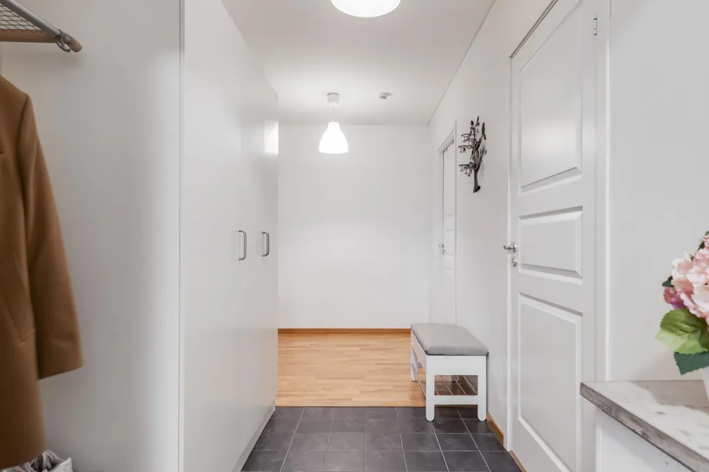 Esik - Apartment with South-Facing Balcony in Åbrodden