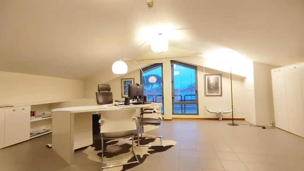 Bureau - Villa with Private Garden in Fucecchio