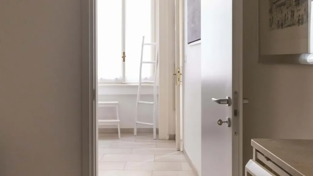 hallway_entrance