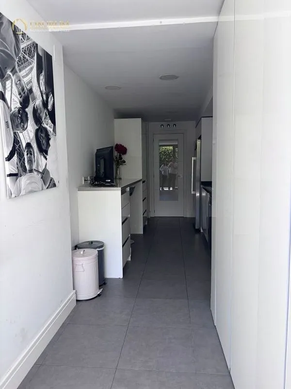 hallway_entrance