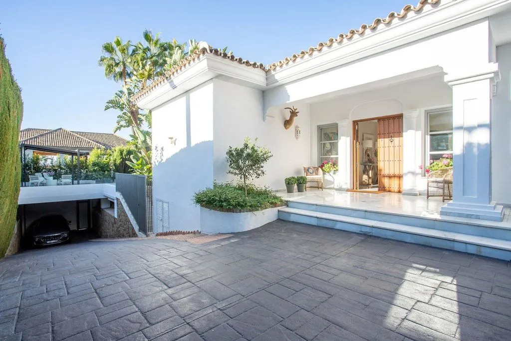 Välivaade - Detached House with Pool in Sierra Blanca, Marbella