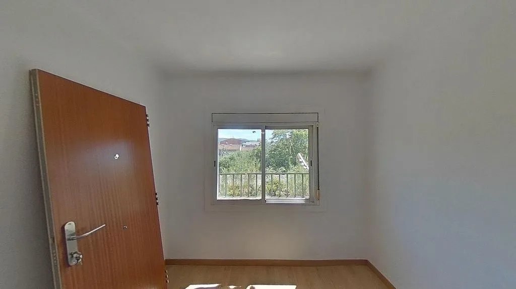 Toad - 3-Bedroom Apartment in Mollet del Vallès