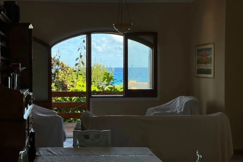 Salle à manger - Villa with Sea Access in Scilla, Calabria