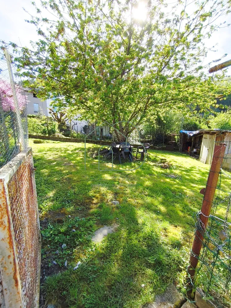 Jardin - Maison avec Terrasse et Jardin à Decazeville
