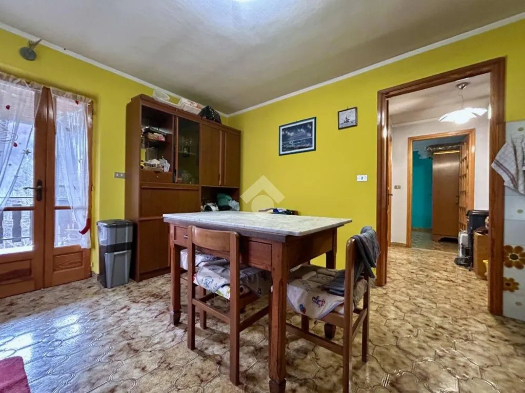 Söögituba - Semi-Detached Villa with Garden in Condove