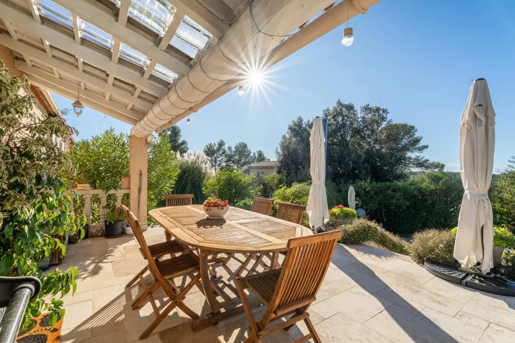 Terrasse - Villa avec Piscine à Bois Fleuri, Biot