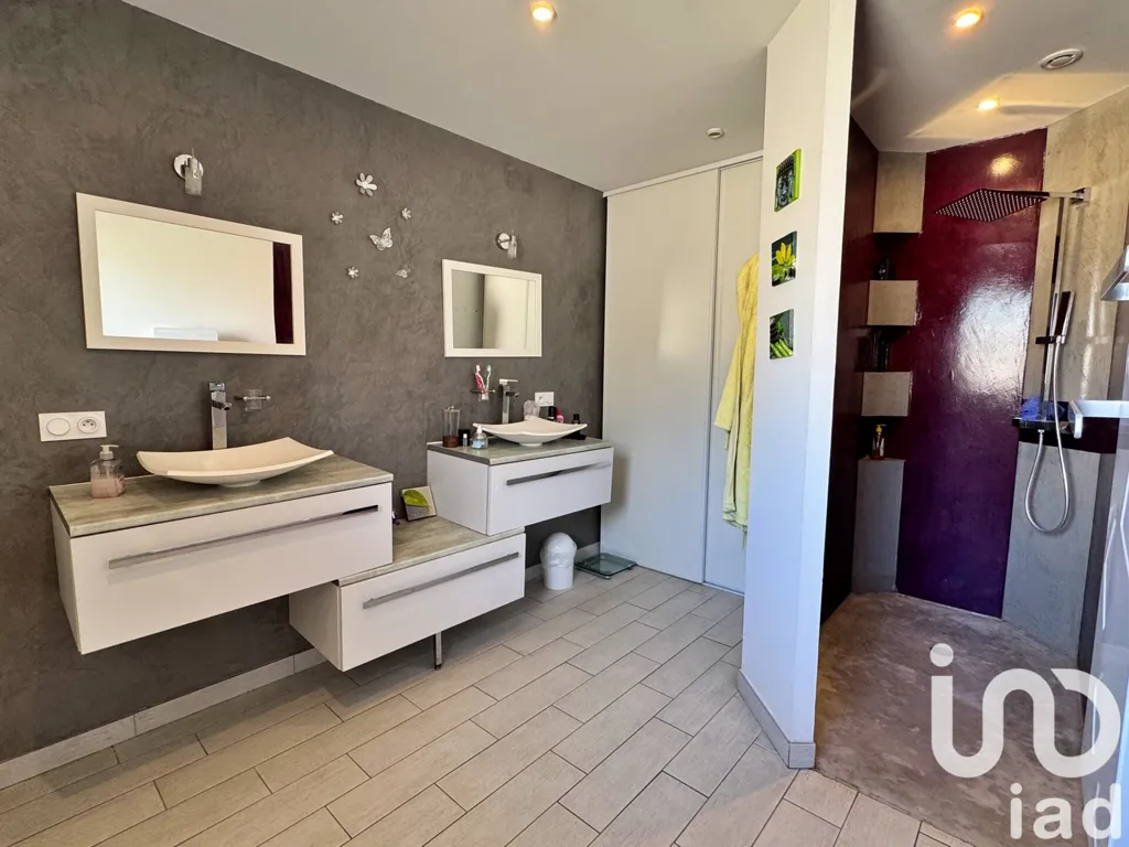 Salles de bain - Maison Familiale avec Piscine à Montaigu
