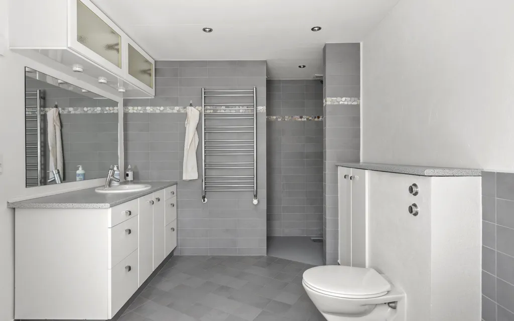 Bagni - Villa with Garden View in Tyvelse