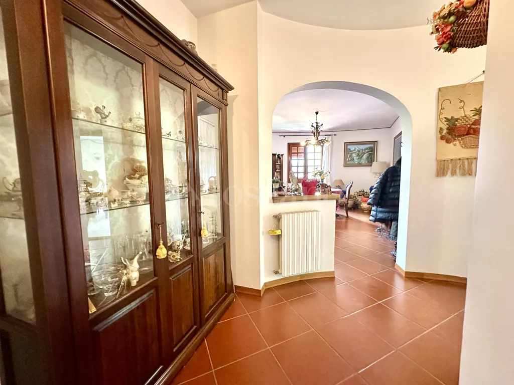 Esik - Luxury Villa with Circular Design in Palermo