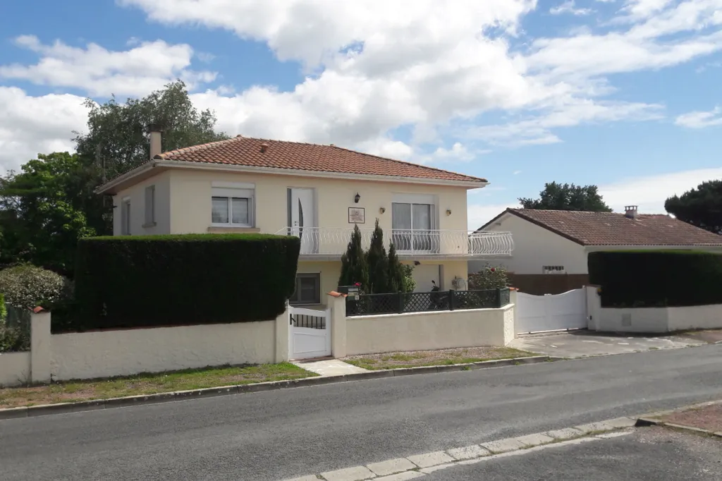 Extérieur - Maison à Saujon avec Deux Logements Indépendants