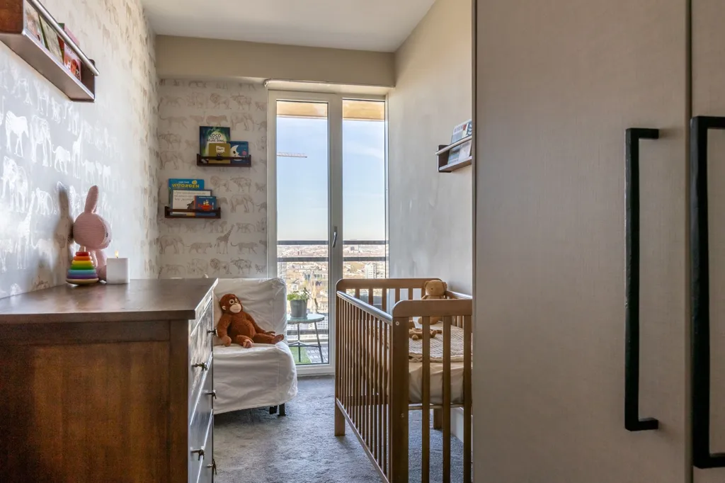 Bedrooms - Apartment with Skyline View on 27th Floor in Rotterdam