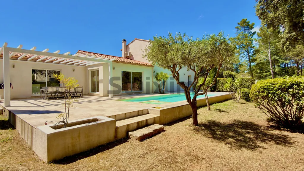Piscina - Spacious Villa with Pool near Nîmes