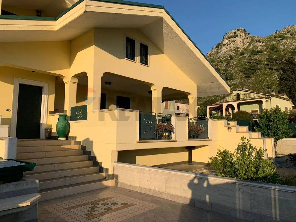 Extérieur - Modern Villa with Panoramic Terrace in Cervaro