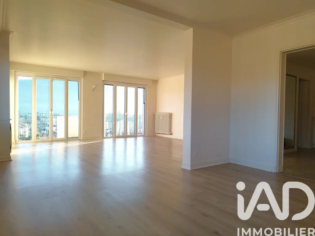 Elutuba - Spacious Apartment with Balcony in Millau