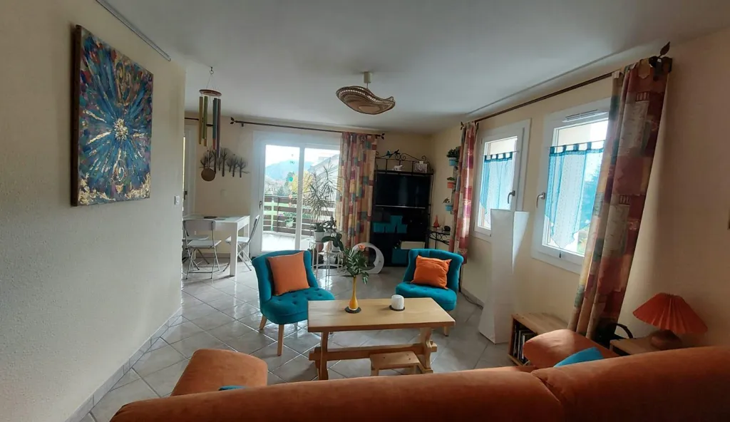Séjour - Appartement avec Terrasse et Vue Montagnes à Villaz