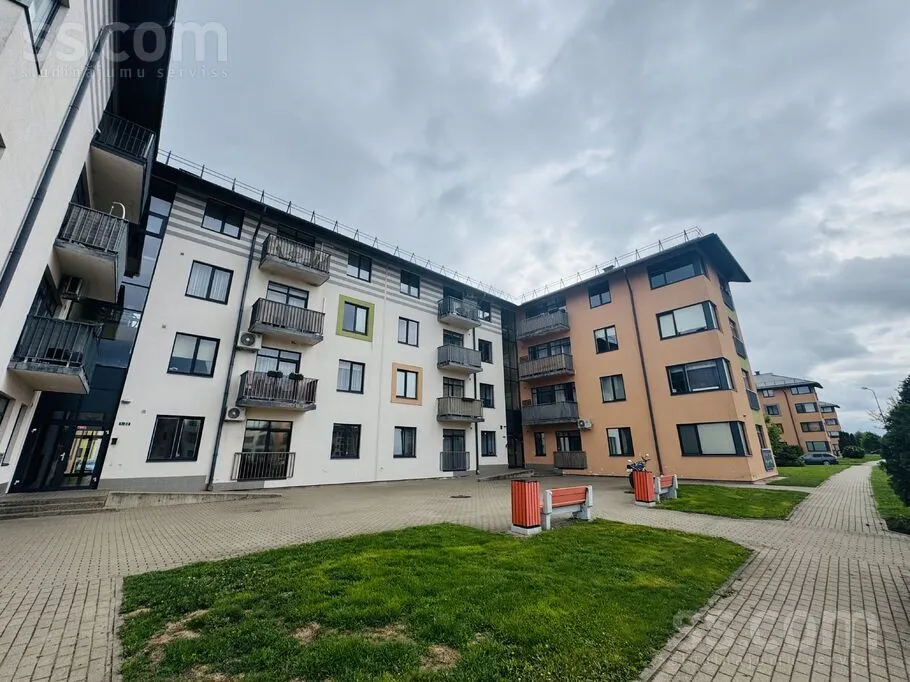 Jardin - 3-Bedroom Apartment with Terrace in Mārupe