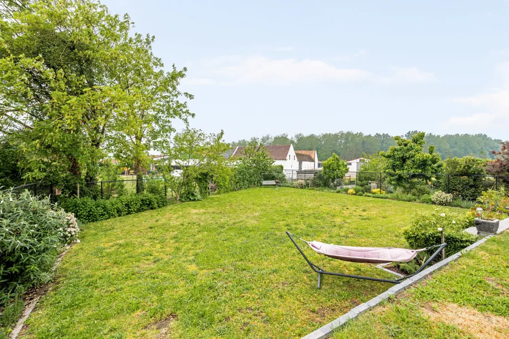 Giardino - Villa with Playful Architecture in Nieuwerkerken