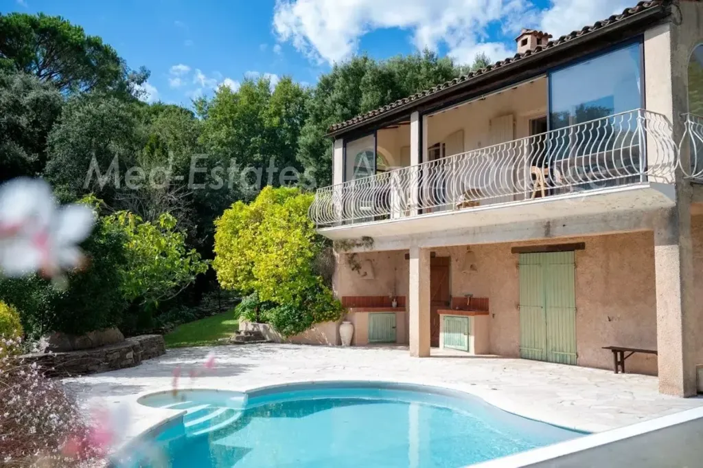 Piscine - Villa Luxueuse avec Vue Mer à Grimaud