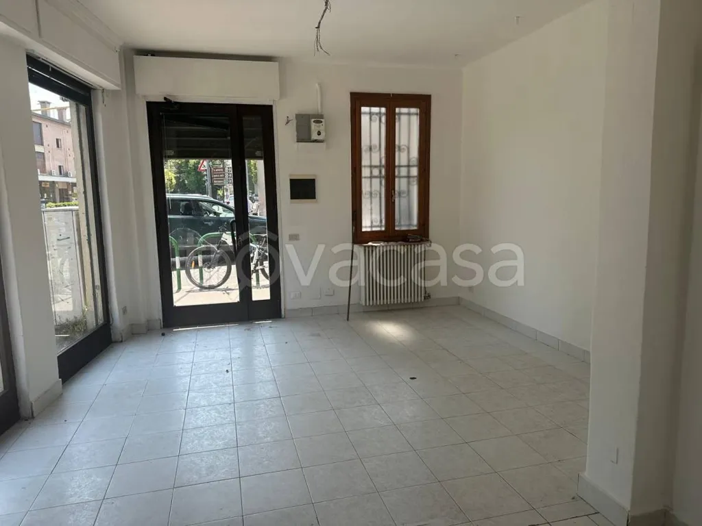 Pièces - Commercial Property with Central Location in Padua