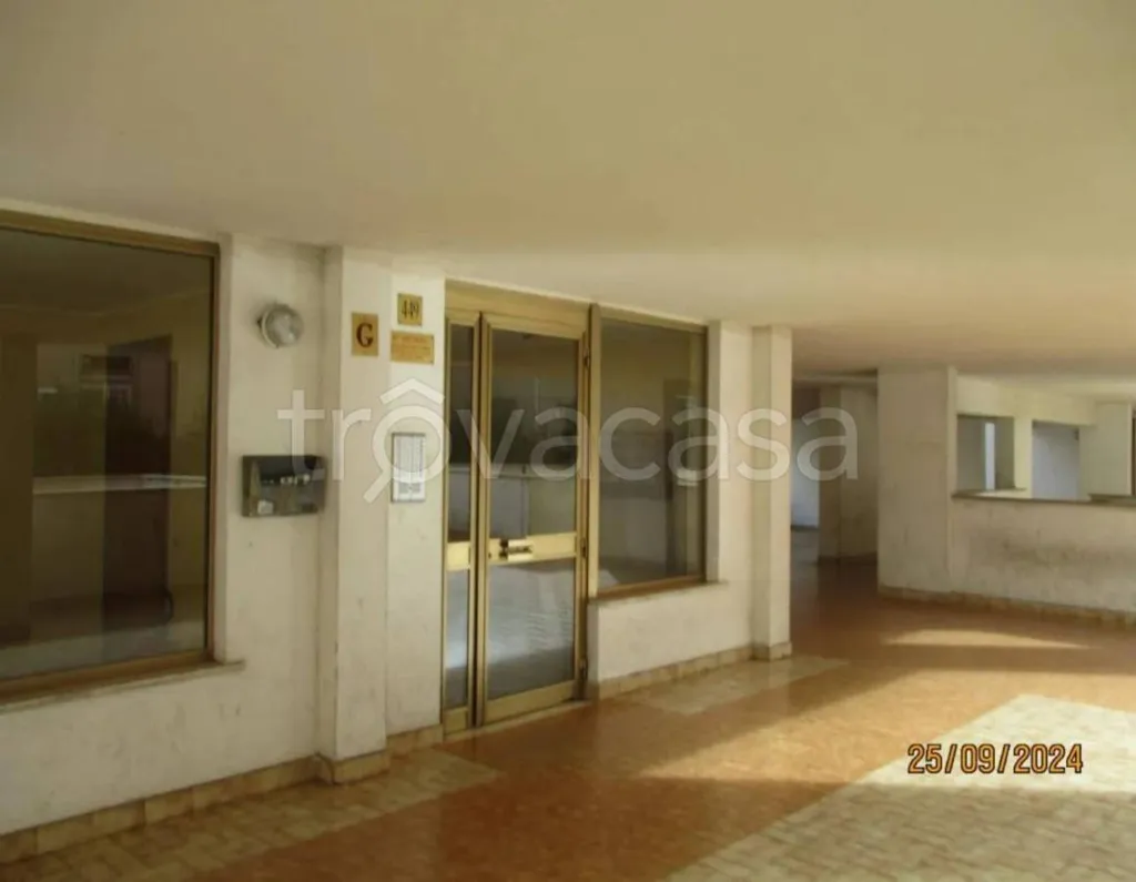 Esik - Apartment with Balcony in Latina
