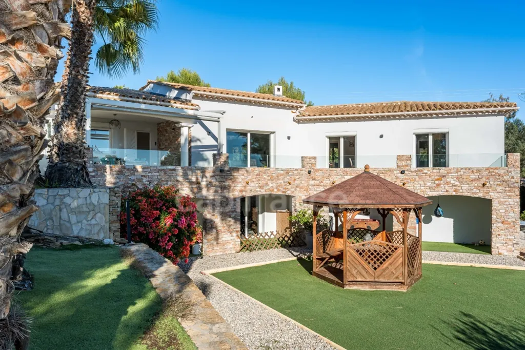Extérieur - Maison avec Piscine et Vue Mer à La Ciotat