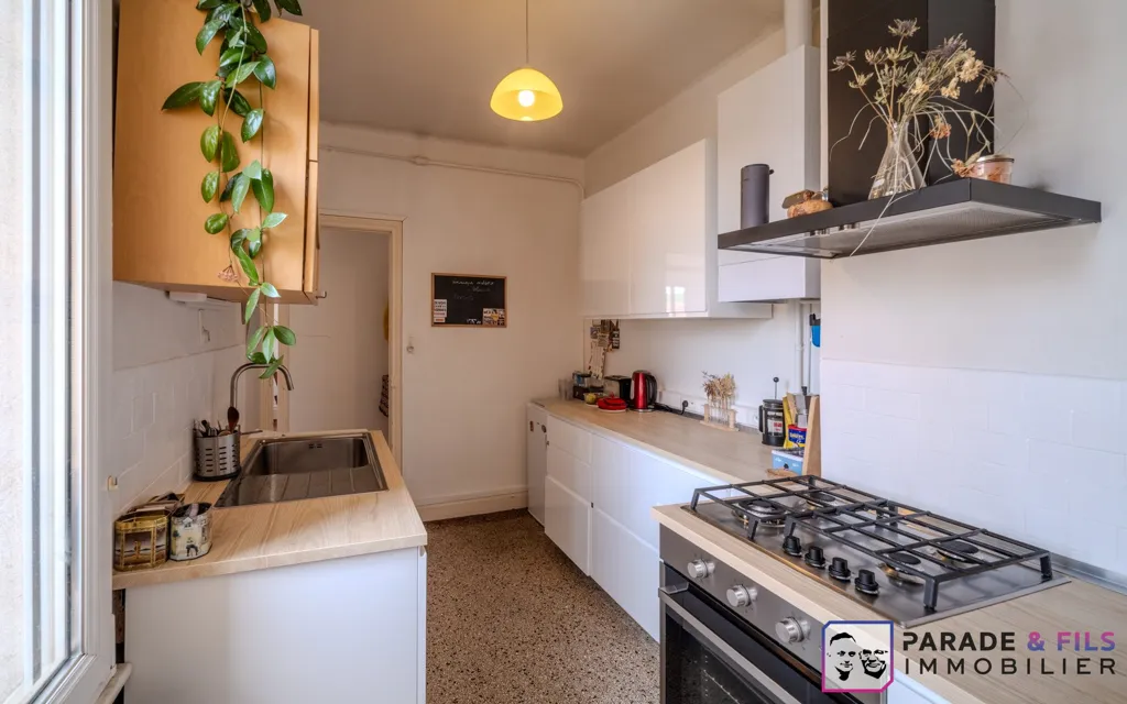 Köök - Art Deco Apartment with Balcony in Nancy