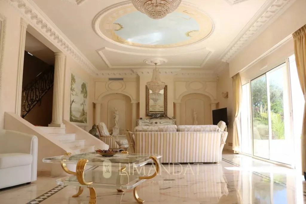 Séjour - Villa à Rénover avec Vue Mer à Ramatuelle